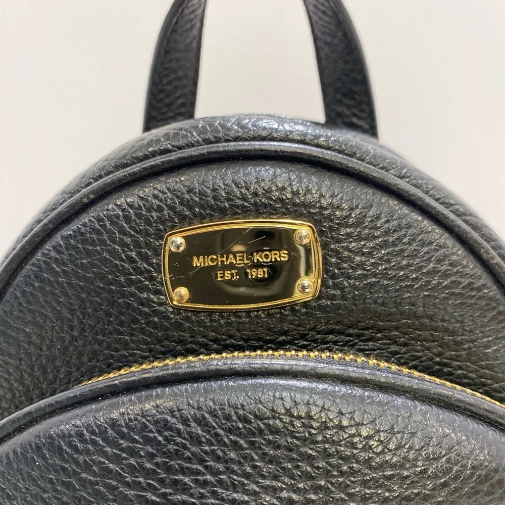 🚨SOLD 🚨👜MICHEAL KORS ✨semi new✨ MINI BACKPACK - Picture 4 of 13